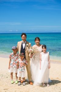 ウェディングフォトと共に家族写真も！